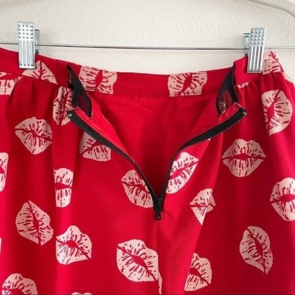 Sam Edelman X Revolve 90's Inspired Lips Novelty Print Full Mini Skirt Size 2 - Picture 10 of 14